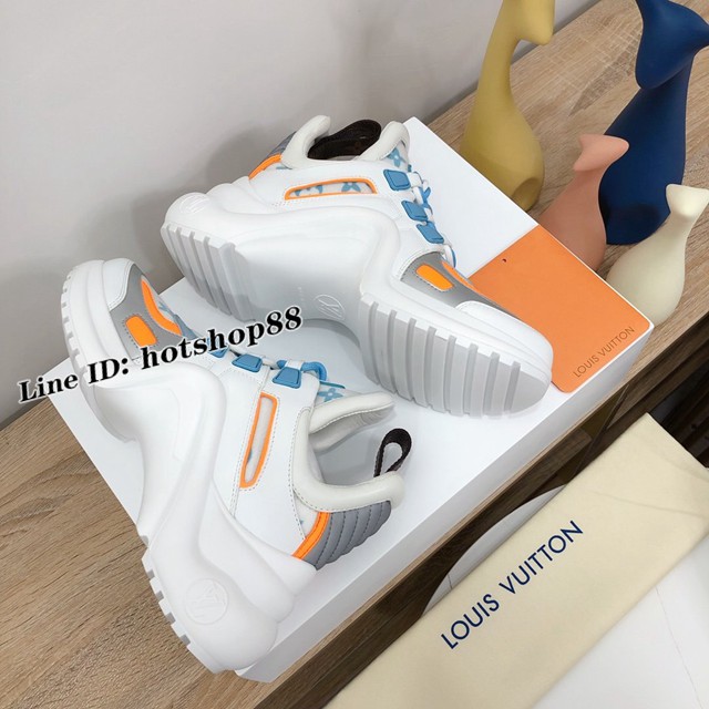 LV高端女士休閒運動鞋 路易威登L系列驢牌拱橋老爹鞋 休閒潮鞋高幫版太空鞋 dx1099